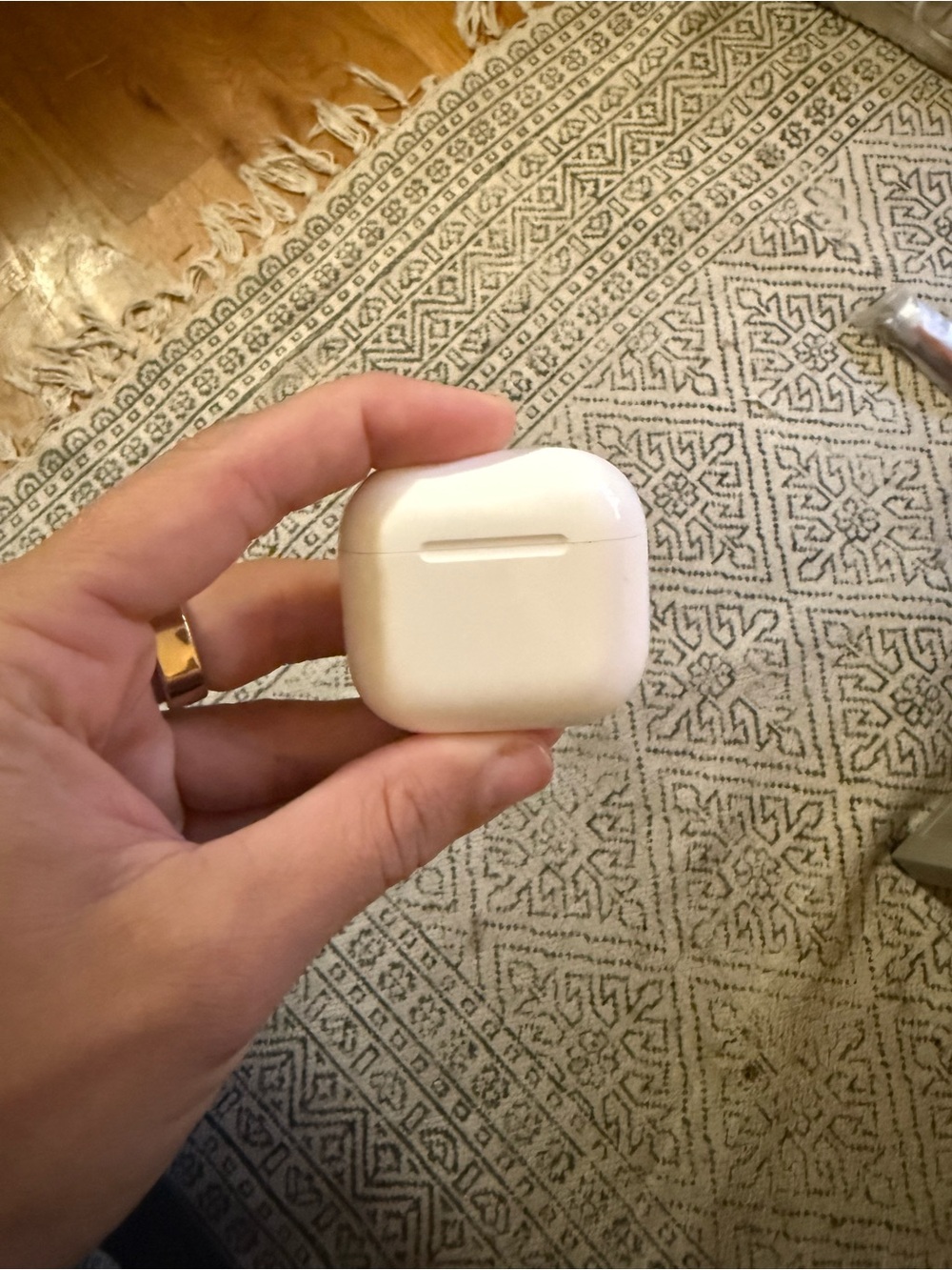 AirPods 4 - Picture 3 of 5